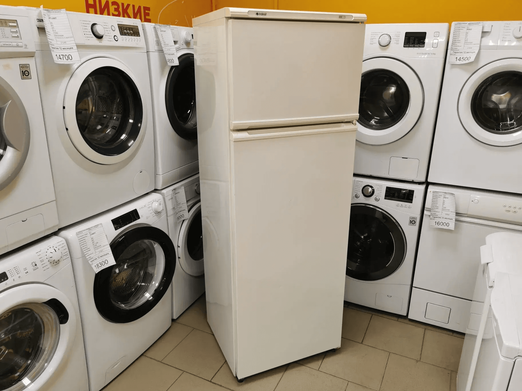 Холодильник INDESIT R3300 WEU